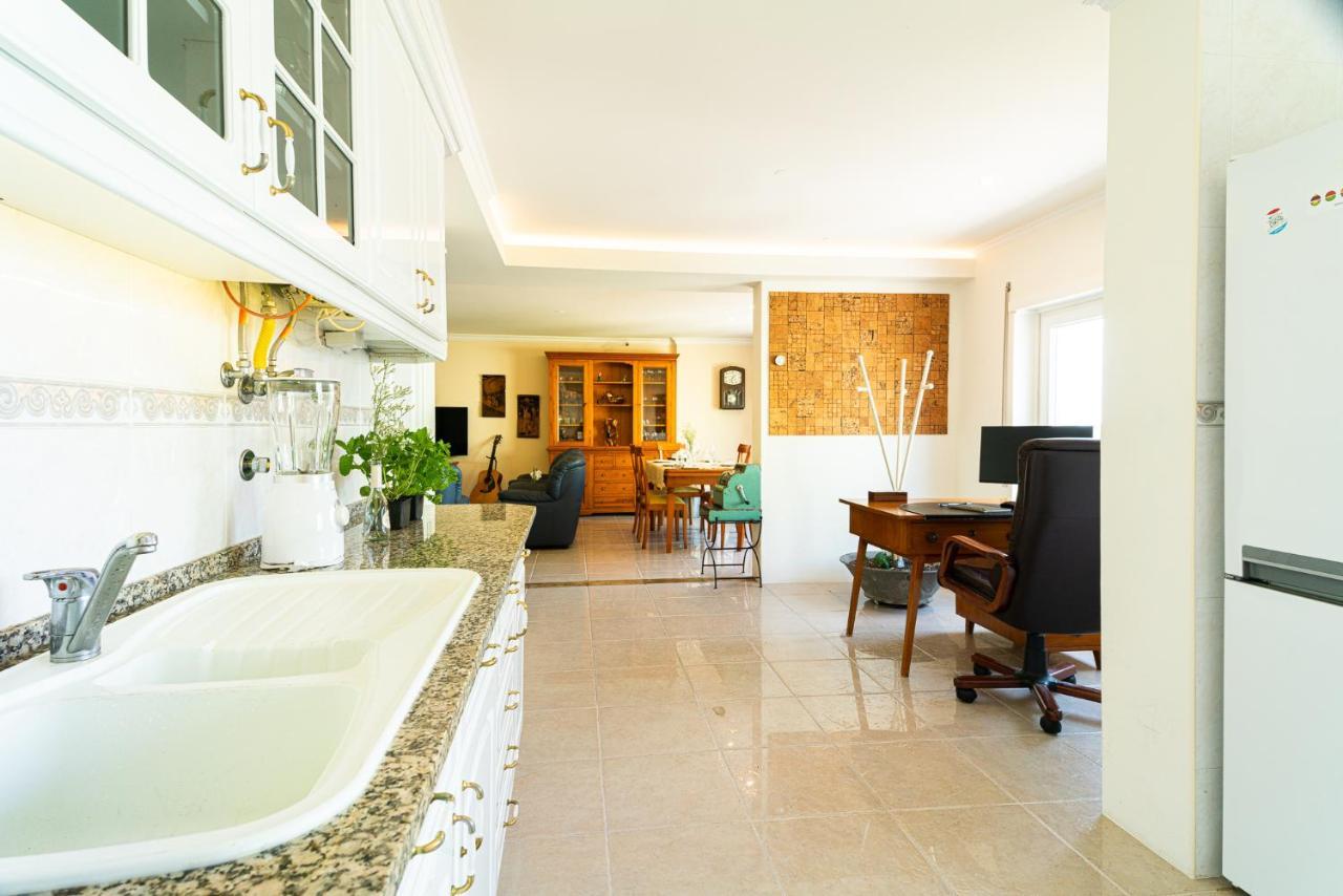Family Comfort House Seixal  Extérieur photo